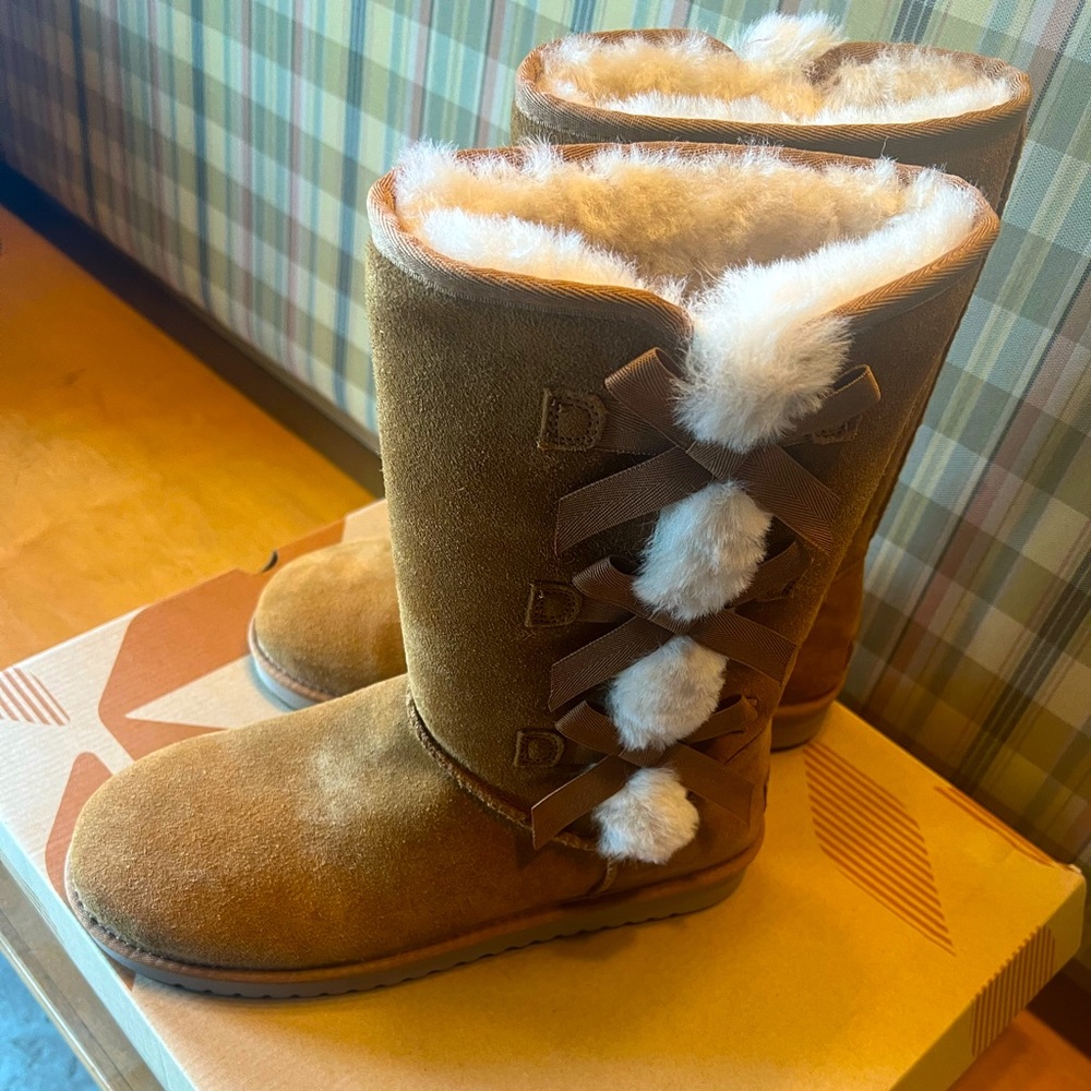Kookaburra by UGG